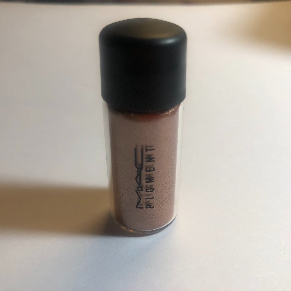 MAC Pigment - Tan  **ALL OFFERS CONSIDERED!**